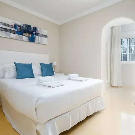 1 Bedroom Golden Banus, Walk Everywhere! Rdr305 Apartment